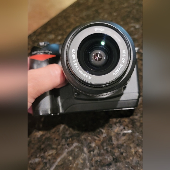 NIKON D70S NIKKOR 15-55mm DSLR Camera - Picture 7 of 7